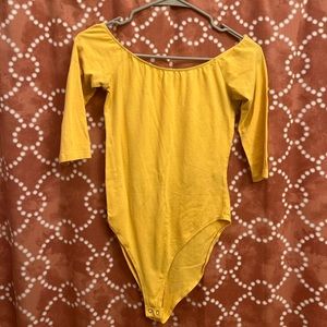 Off the shoulders mid-length yellow bodysuit